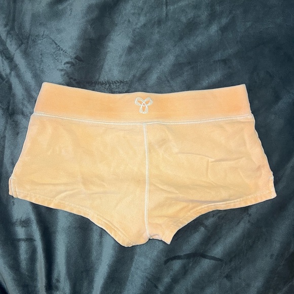 2 for 20$ TNA Aritzia OG Short Shorts - beautiful peach 🍑 colour - XS - Picture 9 of 9
